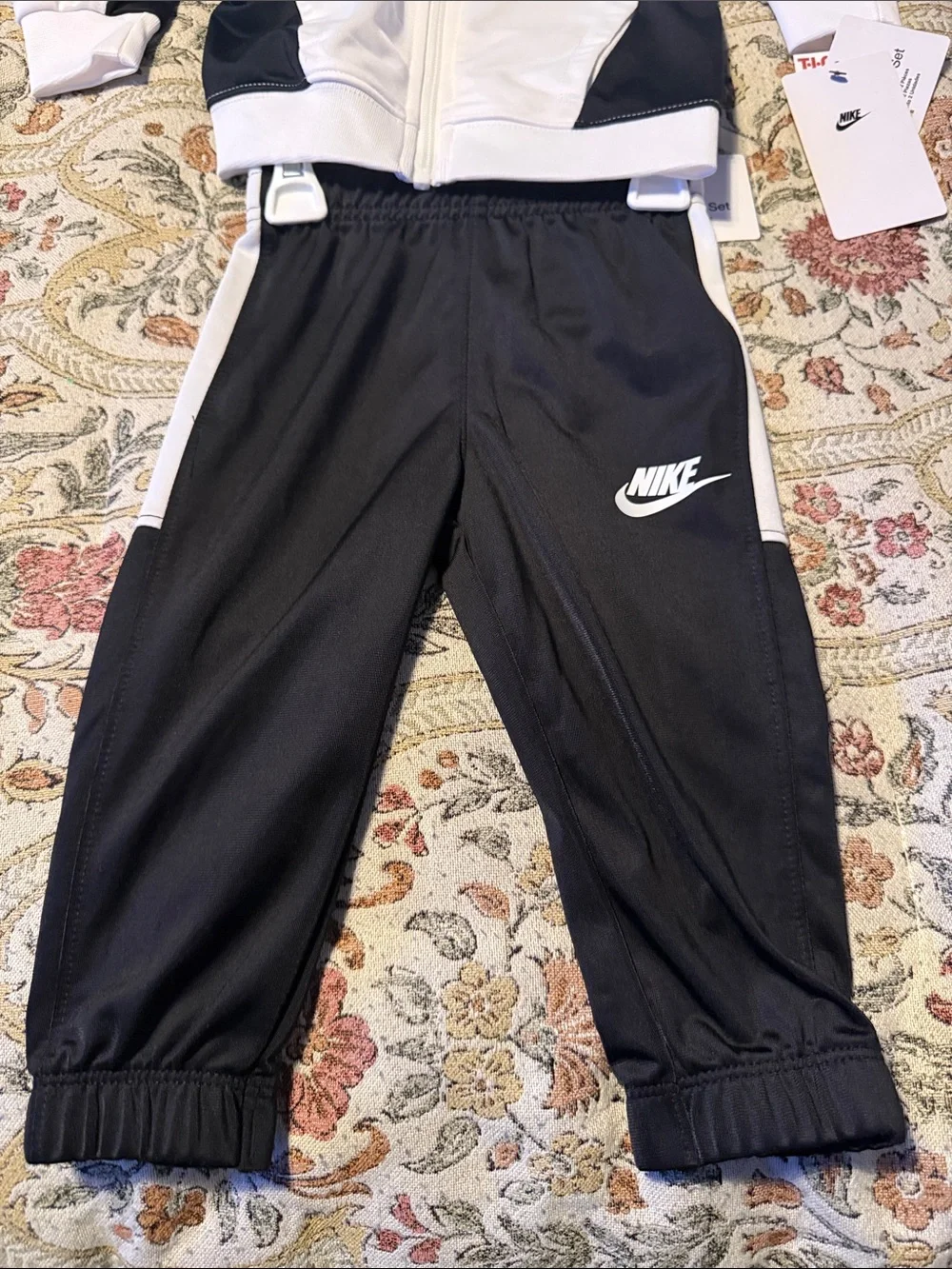 Nike White and Black Youth Zip-Up Tracksuit Set - Picture 3 of 4